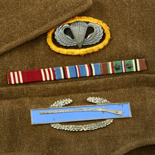 ＧＢ英軍/イギリス軍＊ＷＷ２＊パラシュート/空挺連隊メンバー襟章（実物） イギリス軍パラシュート連隊の記章 軍事バッジ 黒と白 SVG