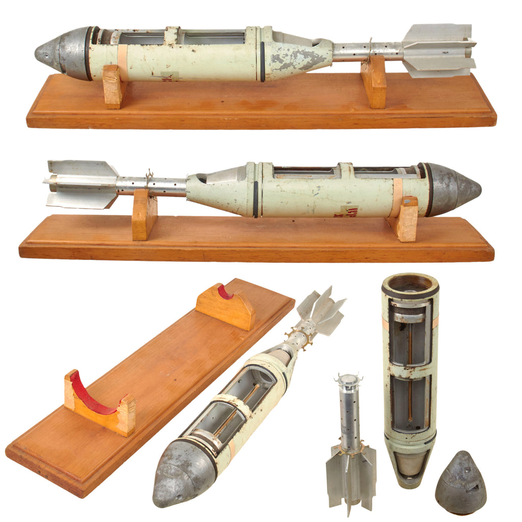Original U.S. Vietnam War INERT 81mm M57A1 White Phosphorus Mortar Cutaway M301A2 Round with Fuze on Custom Display Stand Original Items