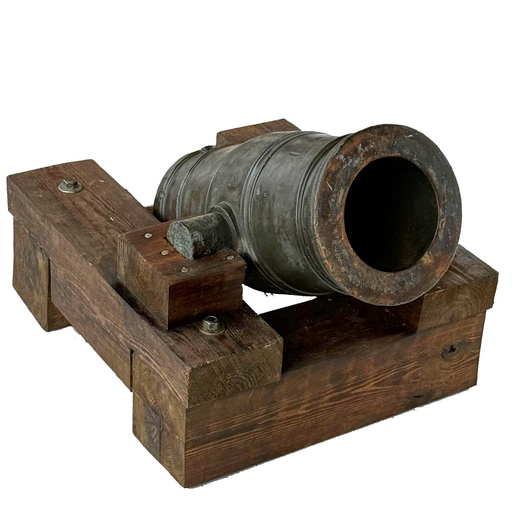 Original Late 18th Century European 22-Pounder Bronze Howitzer from the Royal Armory of Nepal with Wooden Fortress Mount Original Items