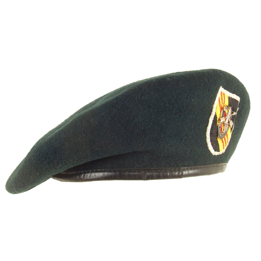 Original U.S. Vietnam War 5th Special Forces Group Airborne Green Bere ...