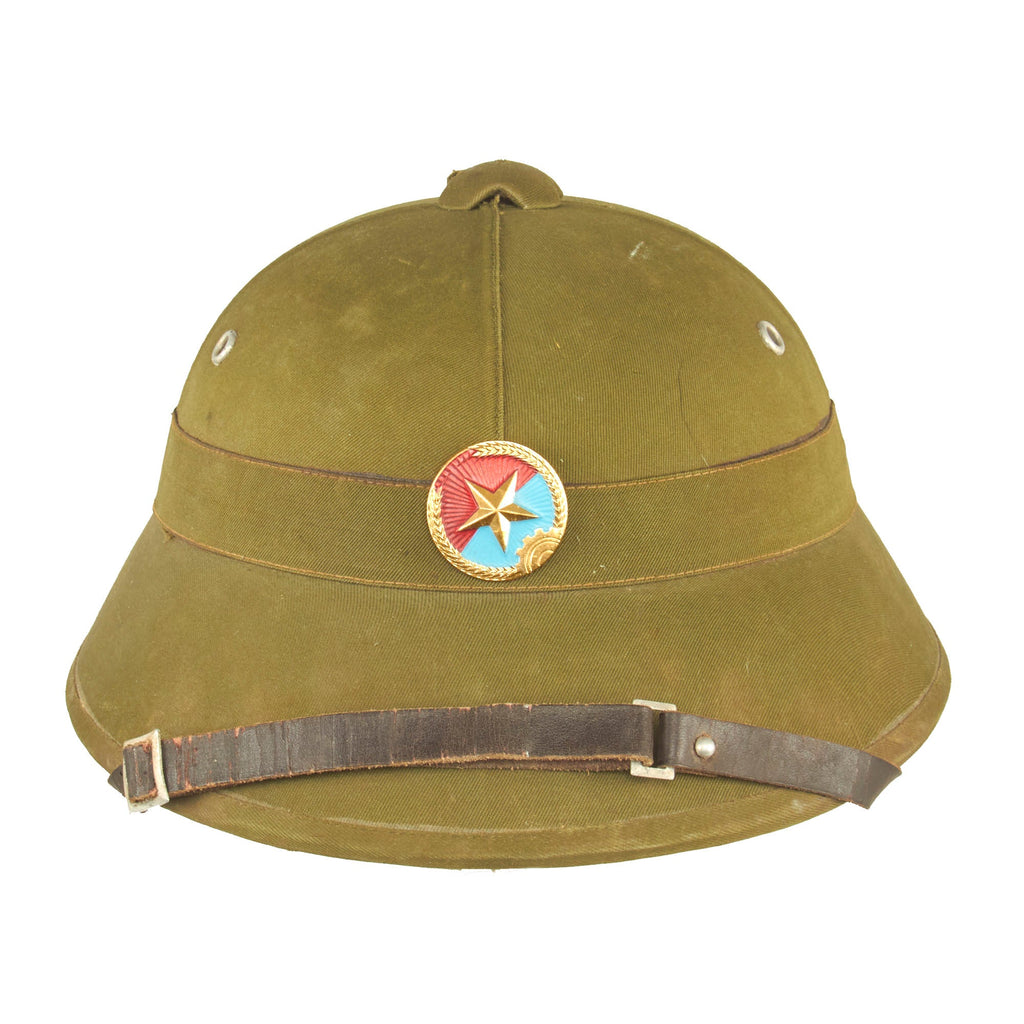 Original Vietnam War North Vietnamese Army (NVA) High-Dome Pith Helmet with Viet Cong Badge Original Items