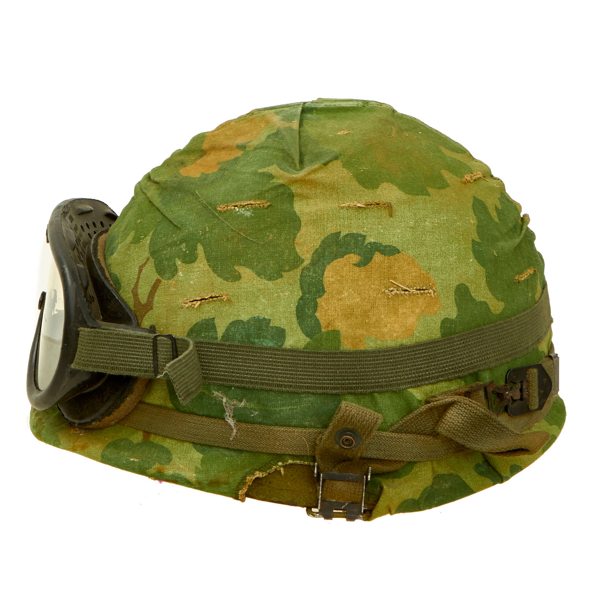 Original U S Vietnam M1 Helmet With Reversible Camouflage Cover And D original-u-s-vietnam-m1-helmet-with-reversible-camouflage-cover-and-d