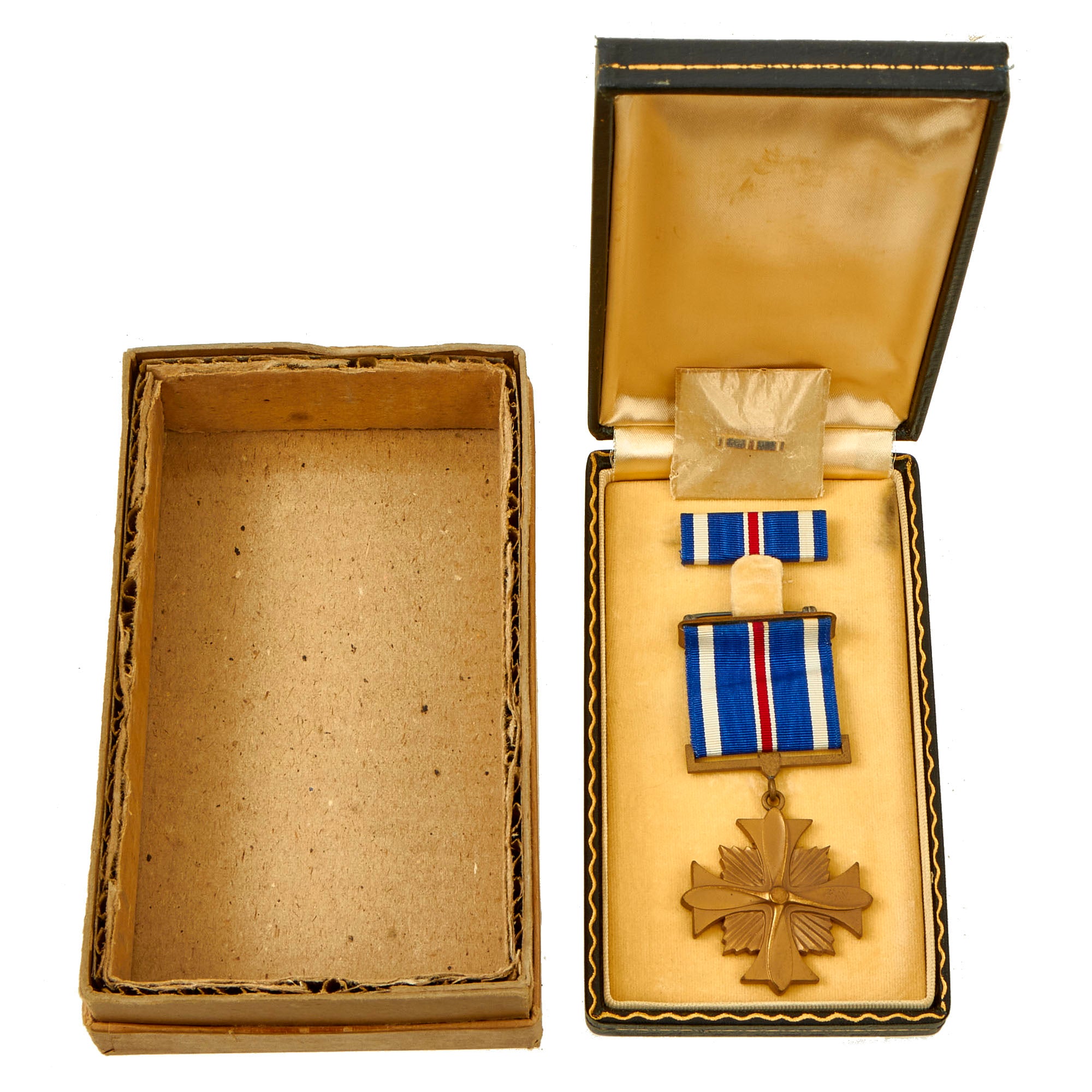 thumbnail image 2 of US Military Full Size Distinguished Flying Cross Medal – Brand New 2 of 5