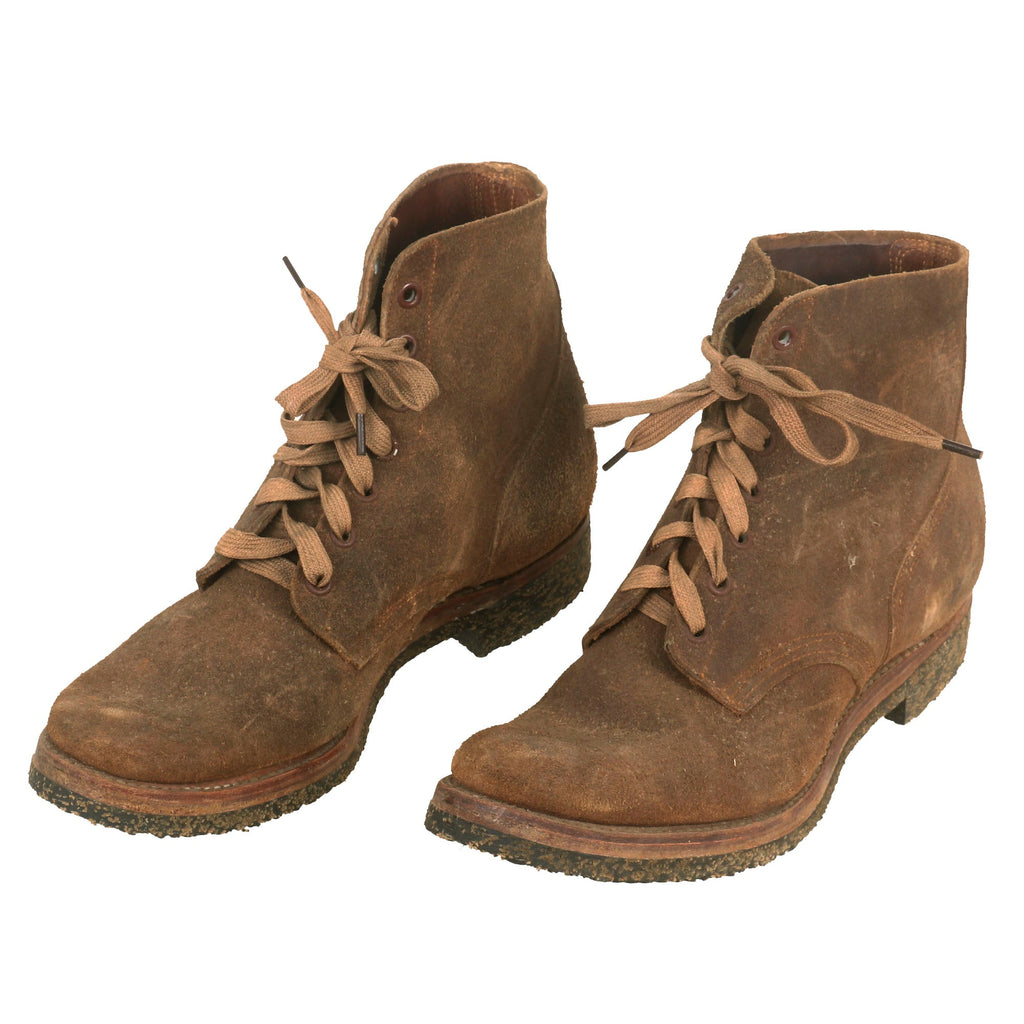 Original U.S. WWII Pair of Marine Corps Unissued USMC Boondocker Boots by International Shoe Co. - Size 7½D - 1945 Dated Original Items