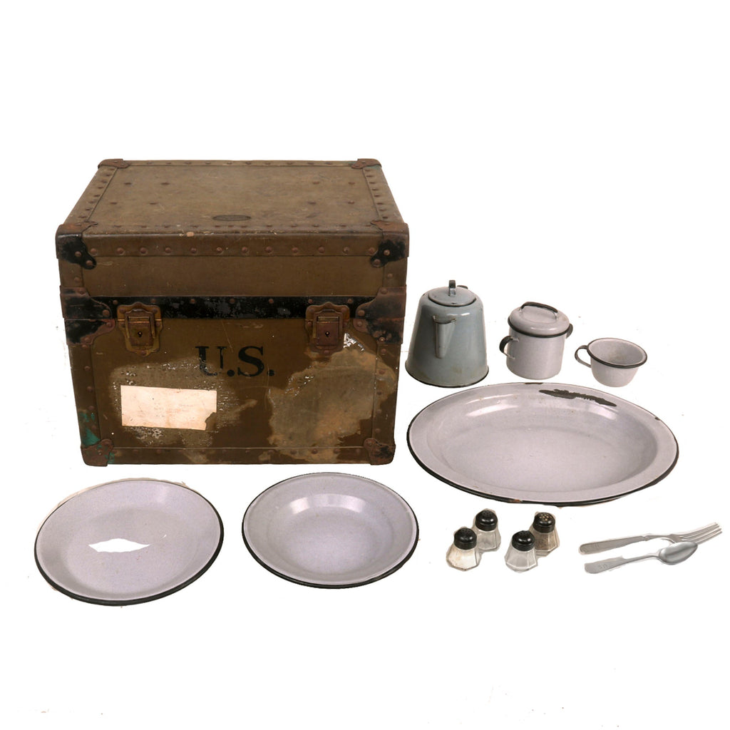 Original U.S. WWII USAAF Enameled Portable Mess Set in Transit Chest - By Everwear Trunk & Luggage Co. - Dated 1942 Original Items