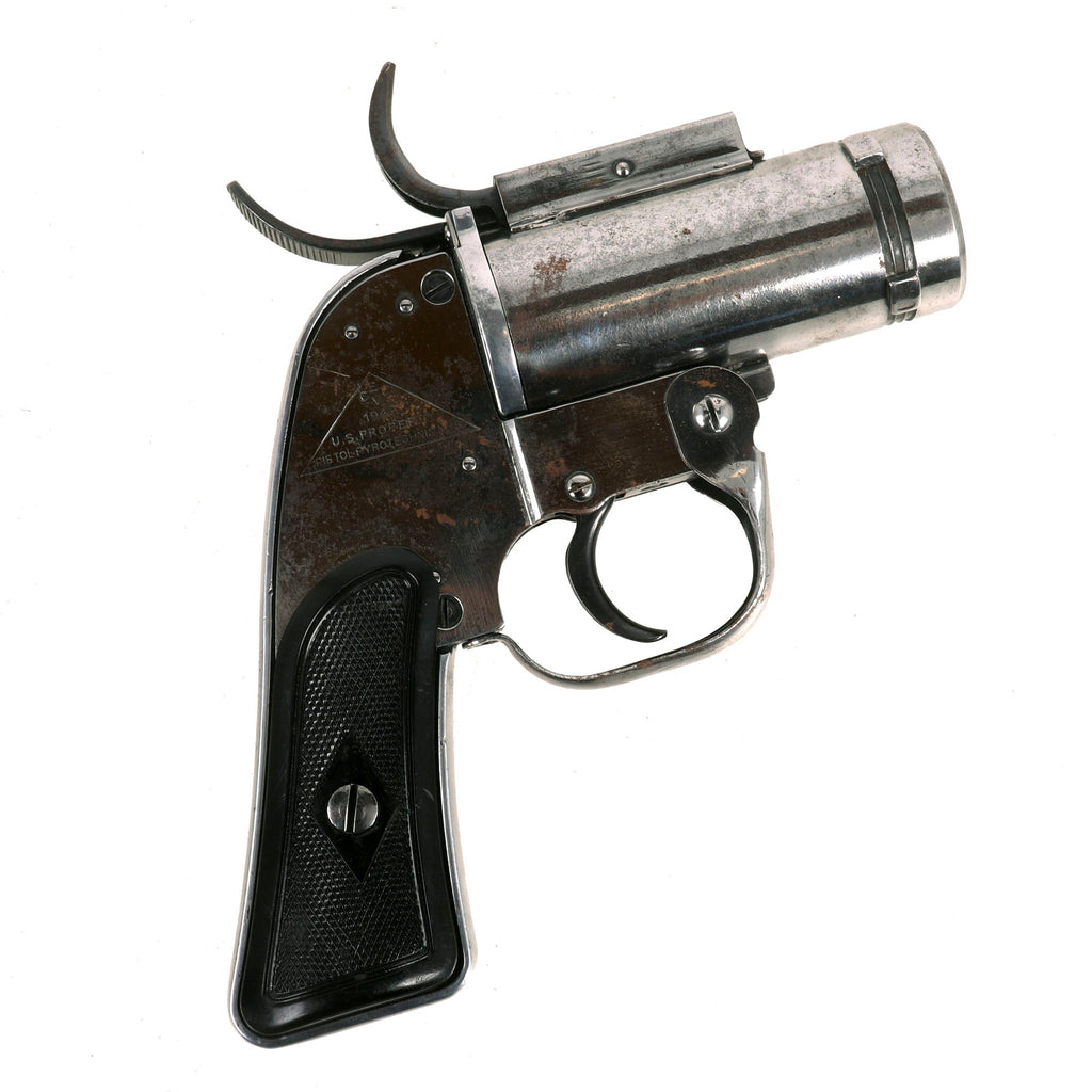 Original U.S. WWII Polished M8 Pyrotechnic 37mm Flare Signal Pistol by Eureka Vacuum - Serial E-096776 Original Items