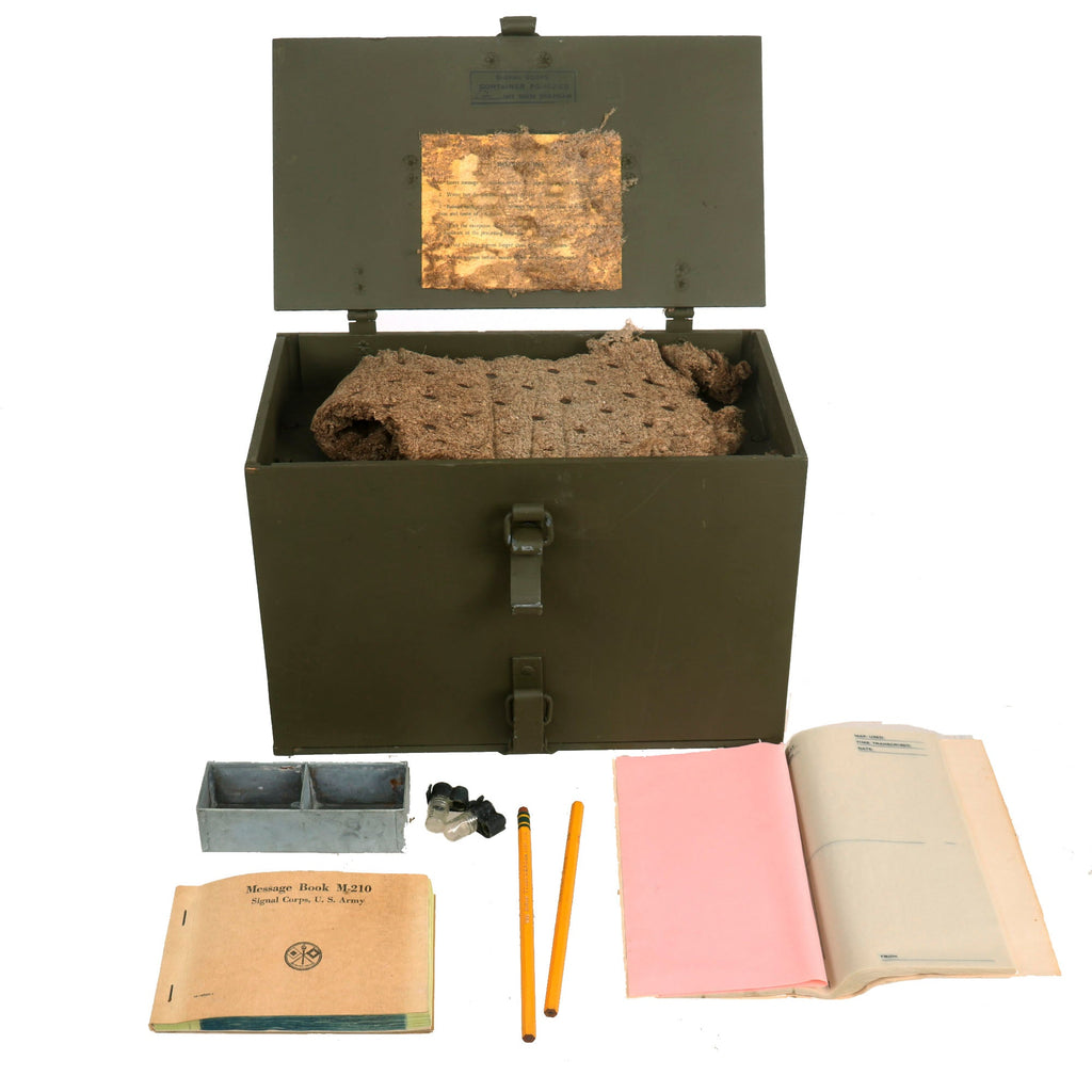 Original U.S. WWII Army Carrier Pigeon Carrier PG-102/CB with Accessories and Original Packing Material Original Items