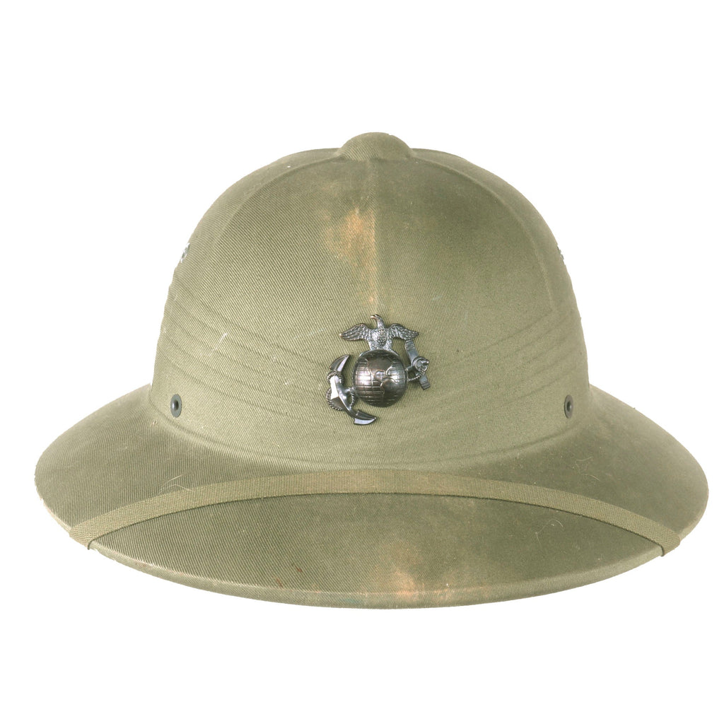 Original U.S. WWII-Era US Marine Corps Issue M-1940 Pressed Fiber Sun Helmet with Original Chinstrap & EGA Device Original Items