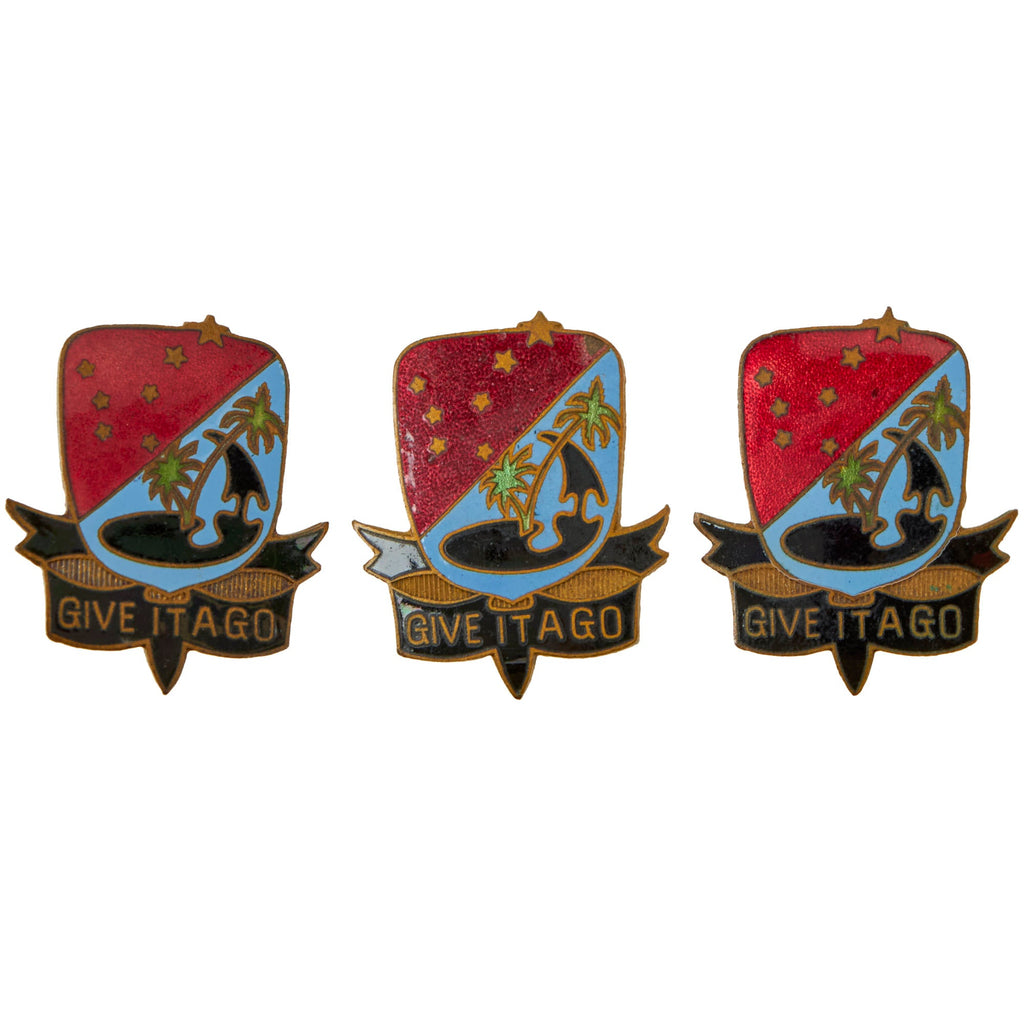 Original U.S. WWII Australian-Made Enamel 271st Field Artillery Battalion Distinctive Unit Insignia DUI “Give it a Go” - Set of 3 Original Items