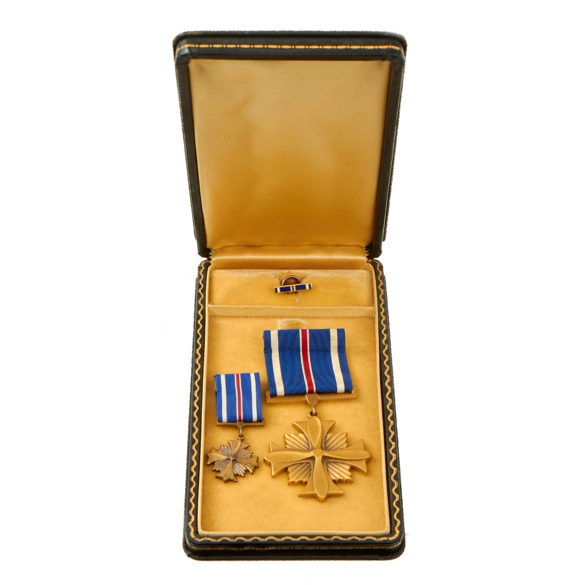 Original U.S. WWII US Distinguished Flying Cross Set With