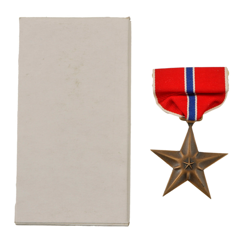 Original U.S. WWII NOS Bronze Star Medal in Original Packing and Box from December 1944 Contract Carton by Swank Inc. Original Items