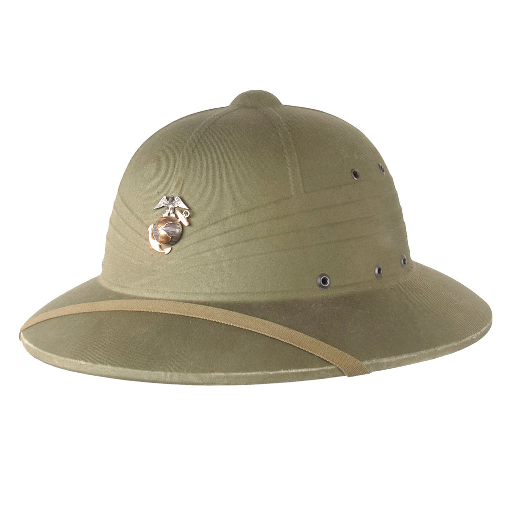 Original U.S. WWII-Era US Marine Corps Issue M-1940 Pressed Fiber Sun Helmet with Original Chinstrap & Officer’s EGA Device Original Items