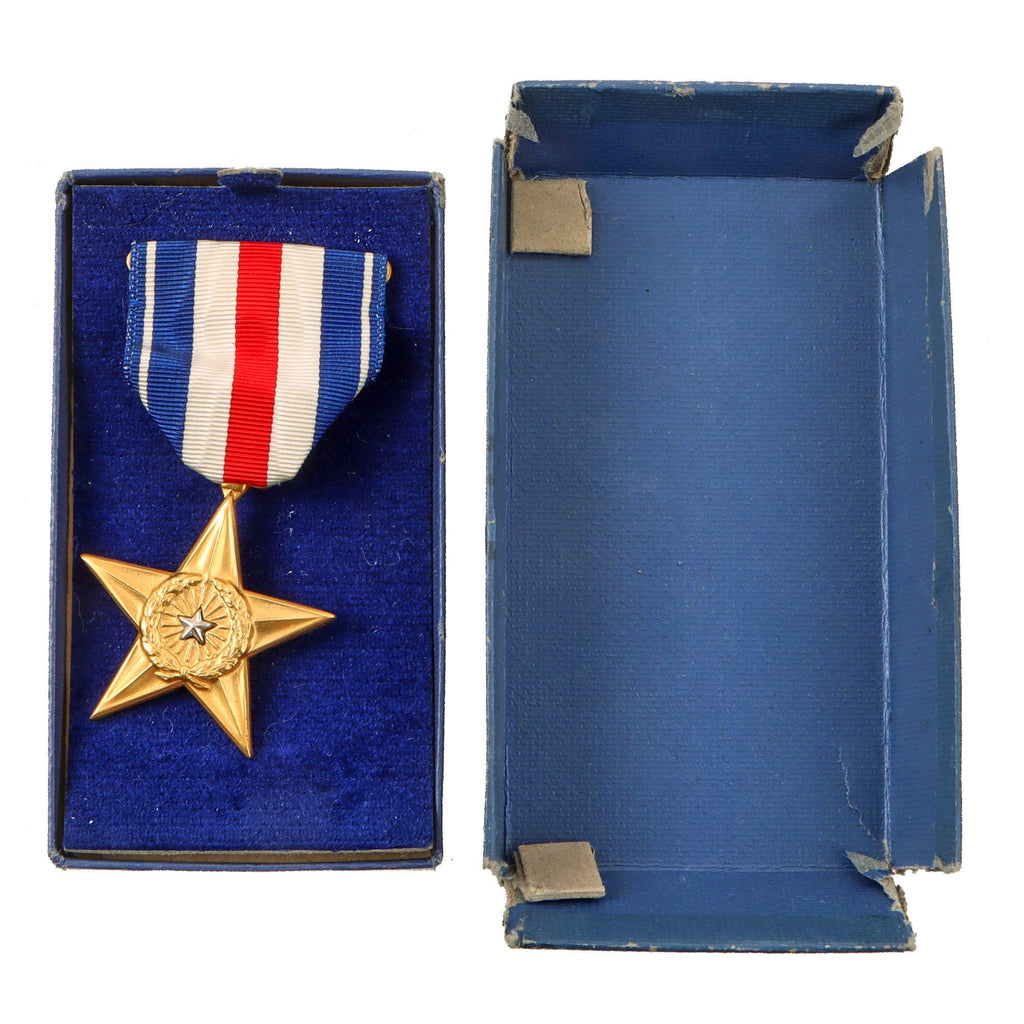 Original U.S. WWII Silver Star Medal by the UNCAS MFG. Co. in Issue Box Dated 1943 Original Items