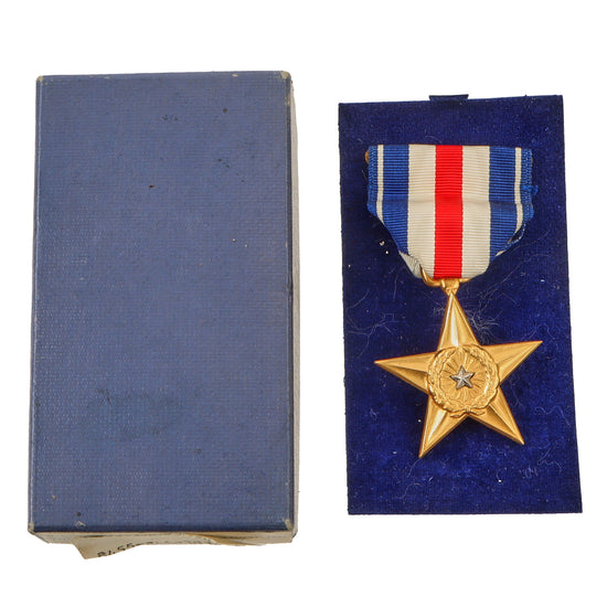Original U.S. WWII Silver Star Medal by the Robbins Co. in Issue Box Dated 1943 Original Items