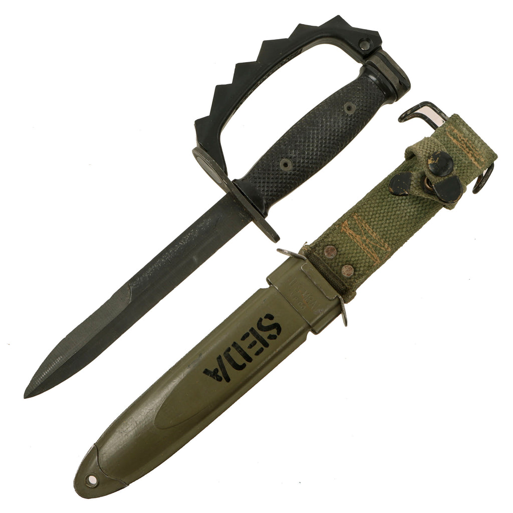 Original U.S. Vietnam War Era M7 Bayonet by BOC for M16 Rifle with M8A1 Scabbard and 2018-Dated Detachable Aluminum Knuckles Original Items