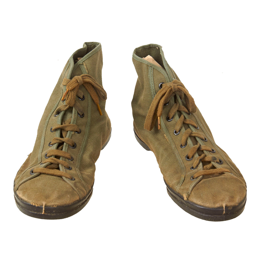 Original U.S. WWII Unissued US Marine Corps Jungle Sneakers - Matched Pair - Size 10½ Original Items