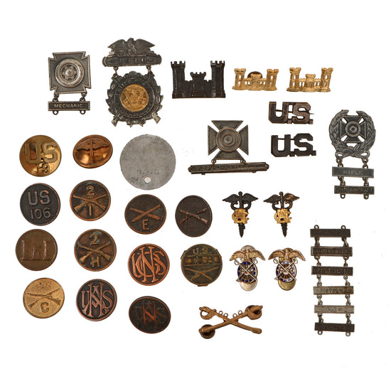 Original U.S. WWI & WWII Dog Tag & Insignia Lot - 24 Items Total Original Items