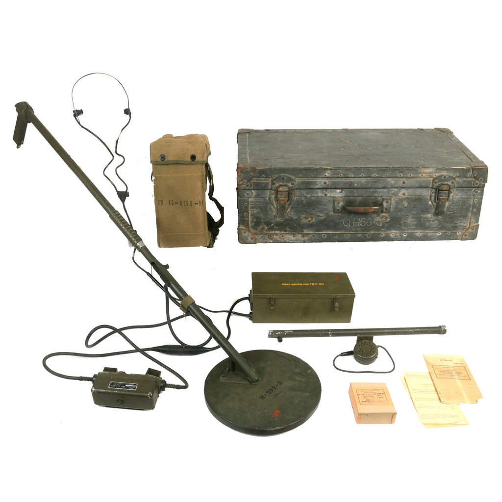 Original U.S. WWII 1945 Dated SCR 625-C Mine Detector Original Items