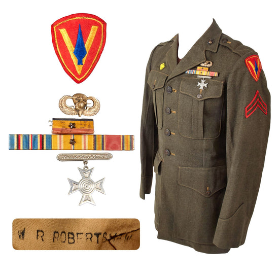 Original U.S. WWII USMC 4th Parachute Battalion 27th Regiment Paramarine Named Service A Uniform with Rare EGA Paratrooper Wings - William R. Robertshaw Original Items