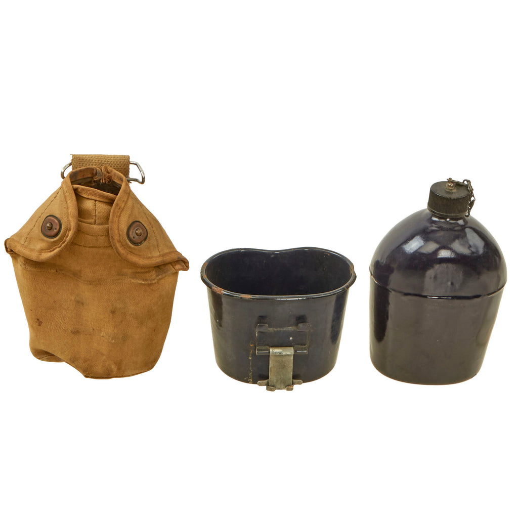 Original U.S. WWII Rare M1942 Black Porcelain Enamel Canteen With Matching Cup in Named 2nd Pattern USMC Carrier - Dated 1942 Original Items