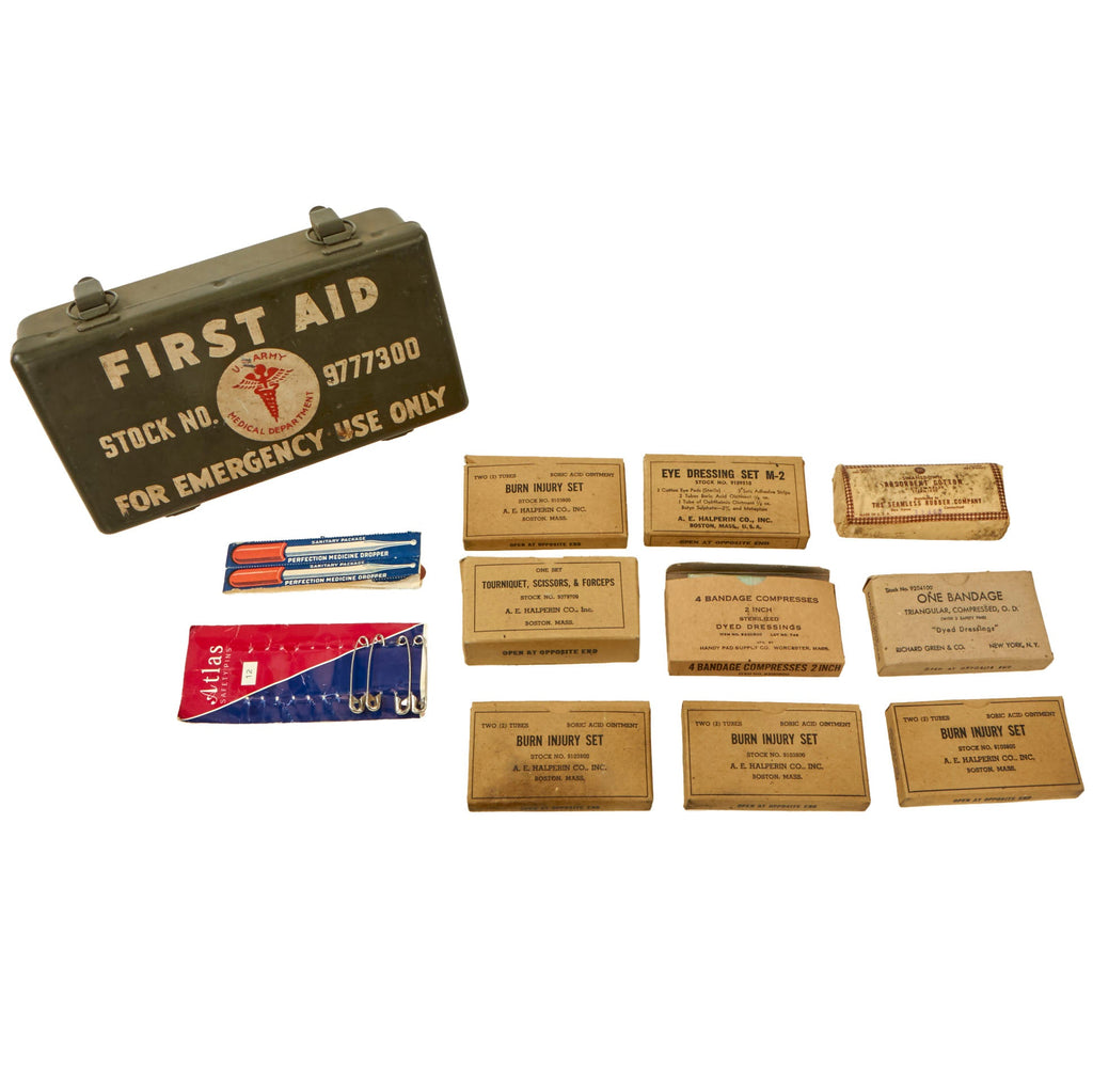 Original U.S. WWII Motor Vehicle 12 Unit First Aid Kit For Jeep - Item 9777300 Original Items