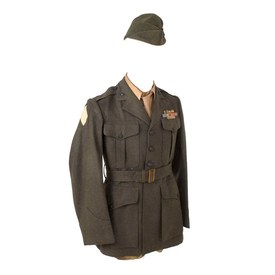 Original U.S. WWII USMCV Amphibious Corps Uniform Jacket with Scarce Discharge Diamond Patch - Garrison Cap & Shirt with Tie Original Items