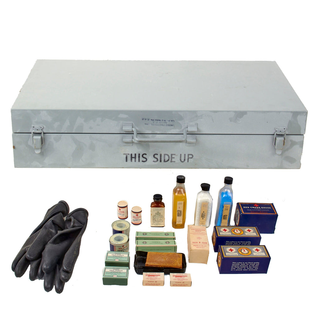 Original U.S. WWII Chemical Warfare Service First-Aid Kit for Gas Casualties with Many Original Contents Original Items
