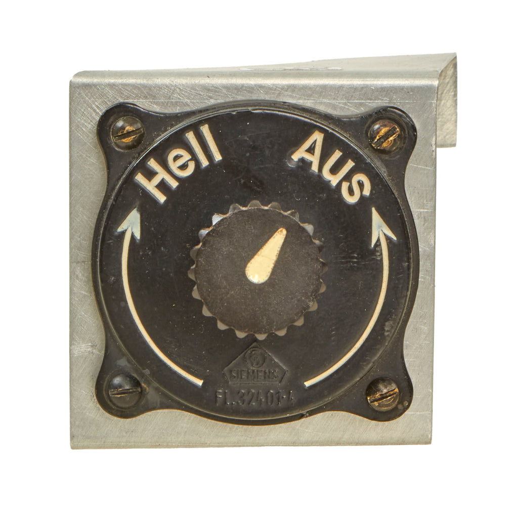 Original German WWII Focke-Wulf Fw 190 Light Gauge & Housing Original Items