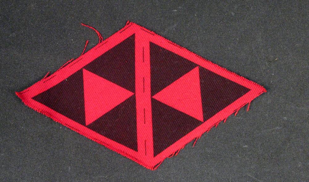 Original British WW2 Army Formation Badge: 3rd Infantry Division (Red & Black Triangles) Original Items