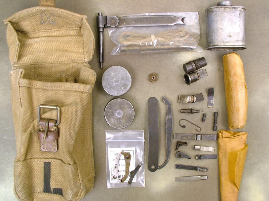 British Lewis LMG P37 Gunner Kit Original Items
