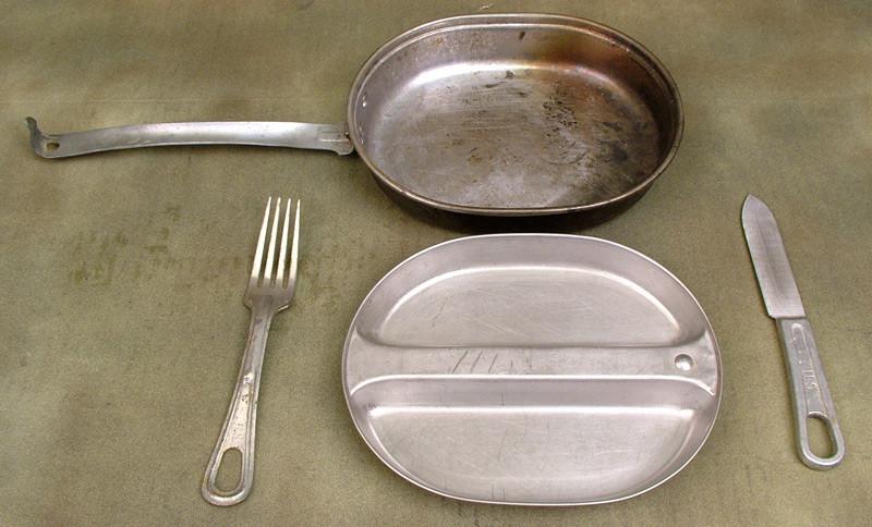U.S. WW2 Mess Tin Set with Utensils: Dated & Marked (One Only) Original Items