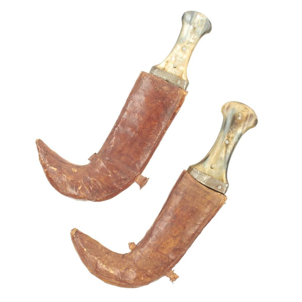 Original WWI Pair of Saudi Arabian Jambiya Daggers With Scabbards from the "Arab Revolt" Era Original Items