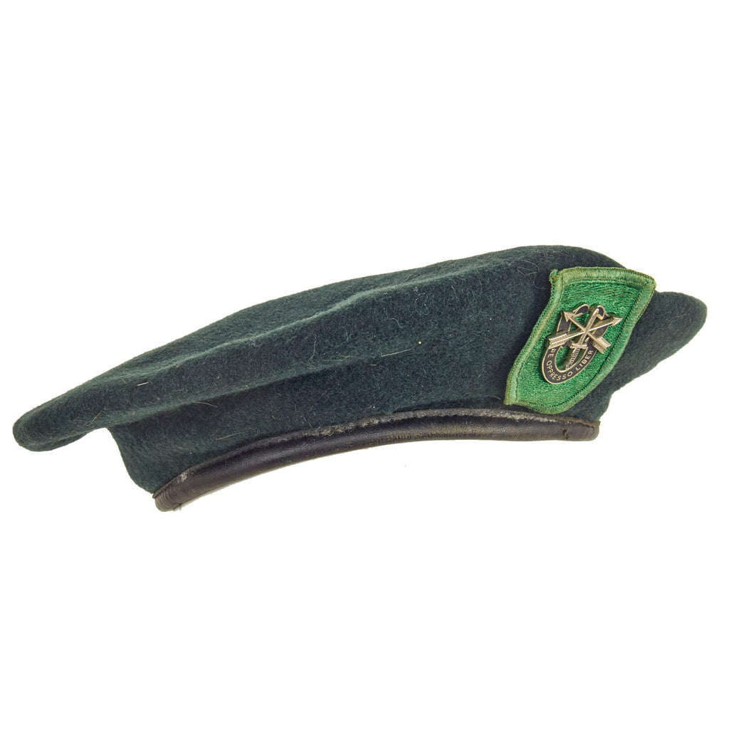 Original U.S. Vietnam War 10th Special Forces Group Airborne Green Beret - size 6 ¾ Dated 1969 Original Items