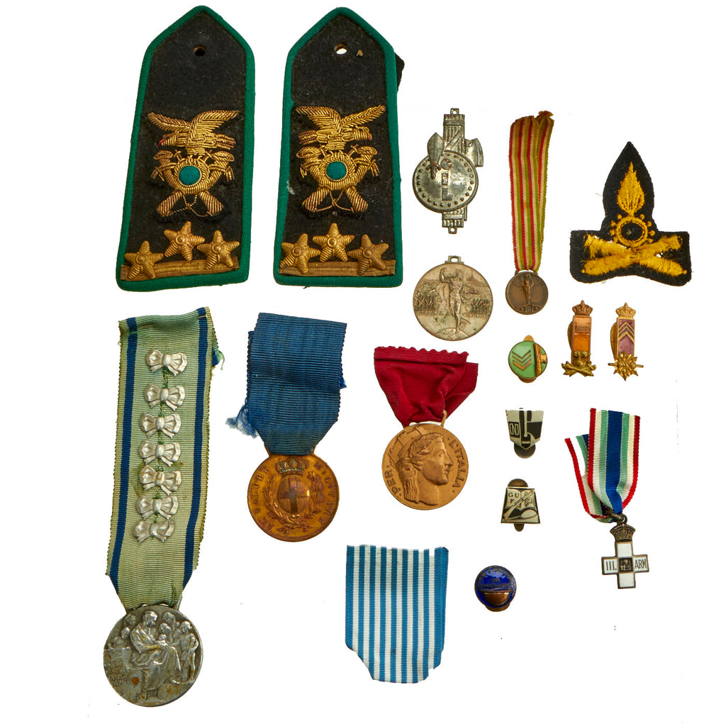 Original Italy WWII Medal and Uniform Insignia Lot - 16 Items Original Items