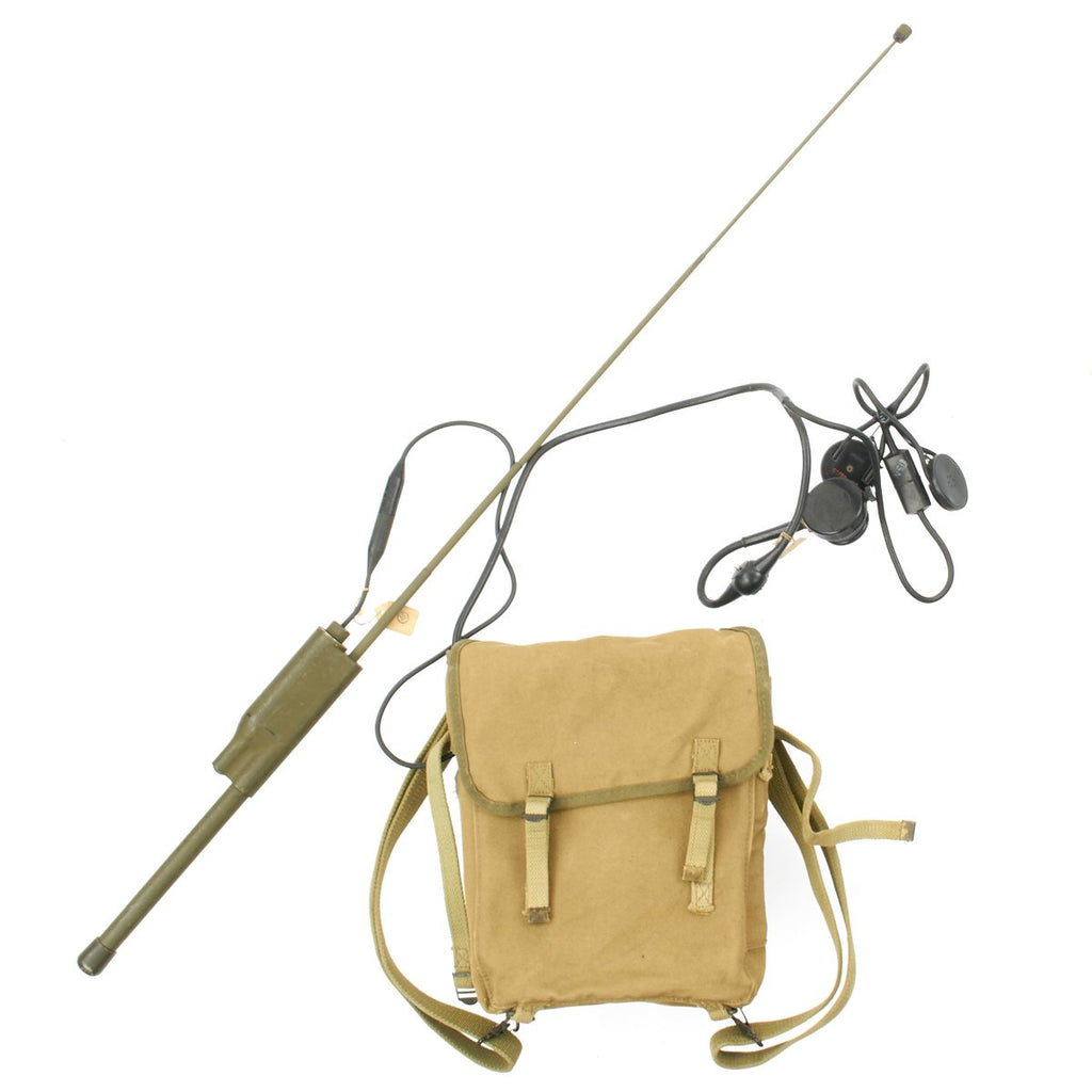 Original U.S. WWII Marine Paratrooper MAB Portable and Mobile Transmitter Radio in 1942 Dated Carrier - The Para-Talkie Original Items