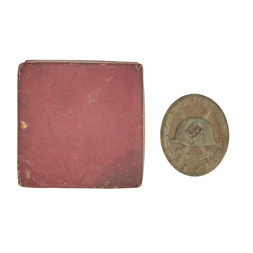 Original German WWII Gold Wound Badge by  Fritz Zimmermann of Stuttgart in LDO Case Original Items