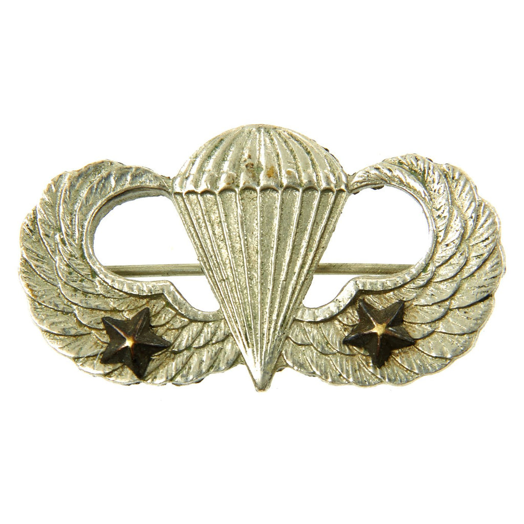 Original U.S. WWII Pacific Theater-made Airborne Jump Wings with Two Stars - Parachutist Badge Original Items