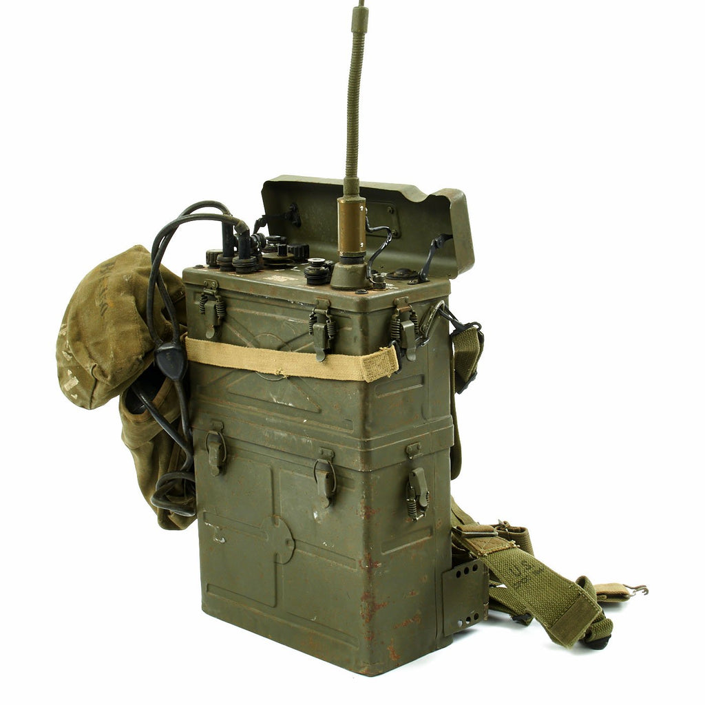 Original U.S. WWII BC-1000 Backpack Radio - Dated January 1944 Original Items
