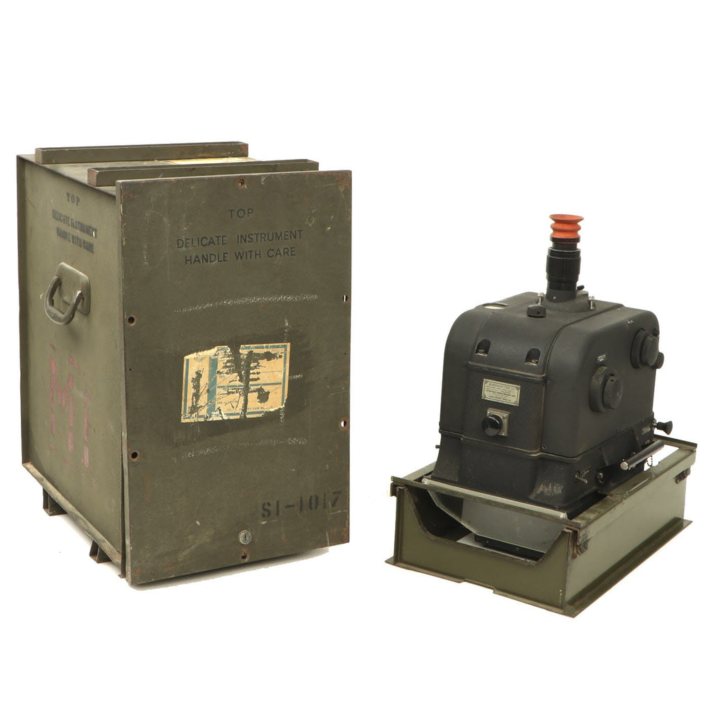 Original U.S. WWII Sperry S-1 Bombsight in Steel Transit Case - Unissued Original Items