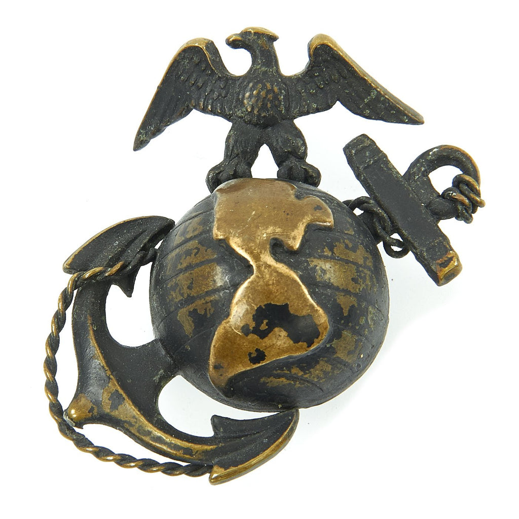Original U.S. 1930s China Marine EGA Bent Wing Visor Hat Emblem Original Items