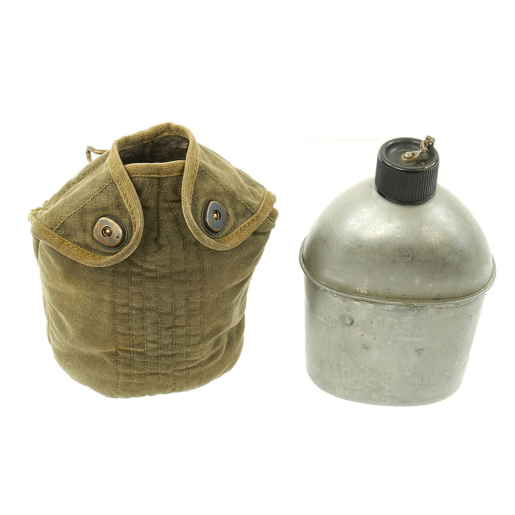 Original U.S. WWII Airborne Paratrooper M1941 Mounted Canteen Cover with Water Bottle Original Items