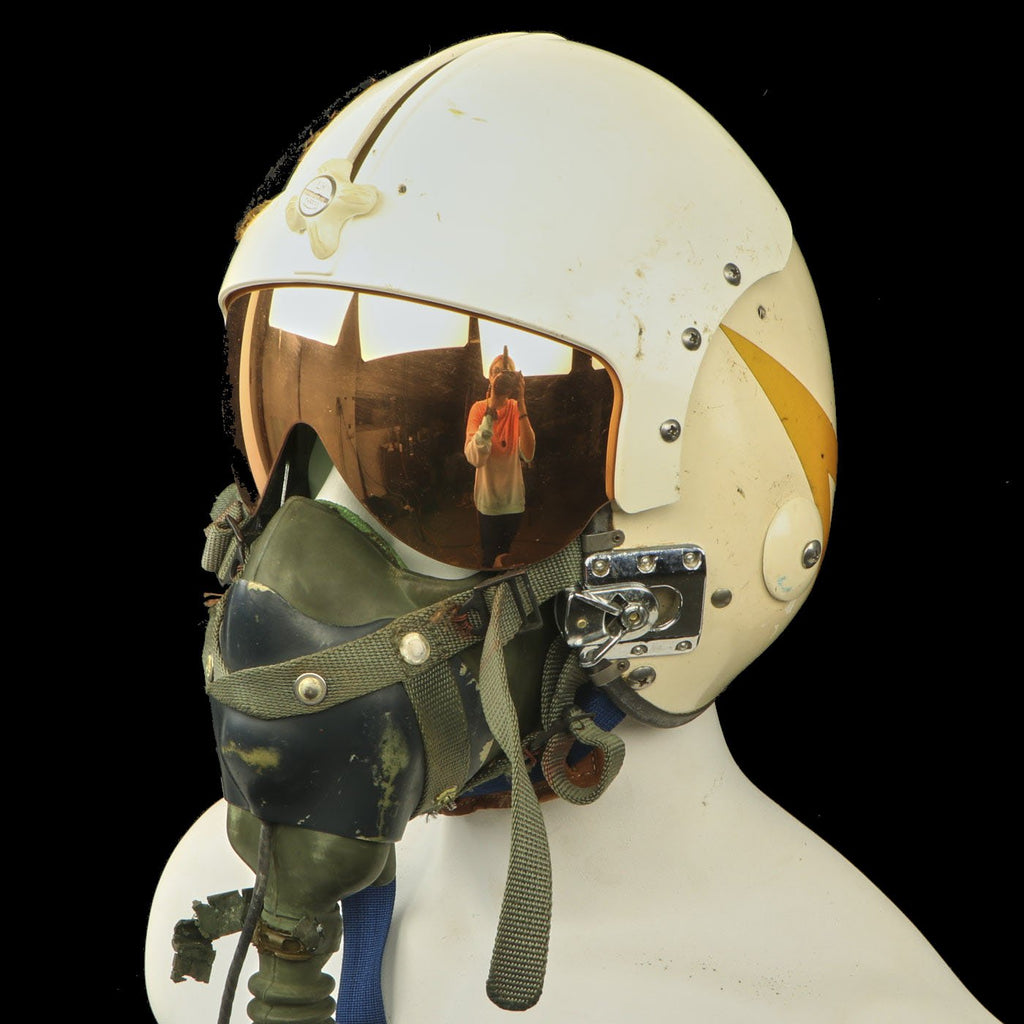 Original U.S. Vietnam War APH-6A Flight Helmet with Oxygen Mask Original Items