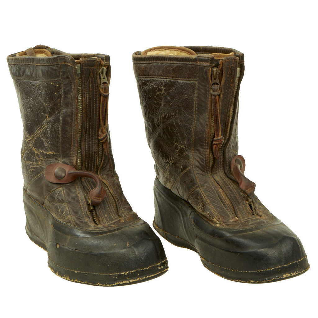 Original U.S. WWII Navy Pilot Winter Flying Boots M380B by United States Rubber Co - Size Small Original Items