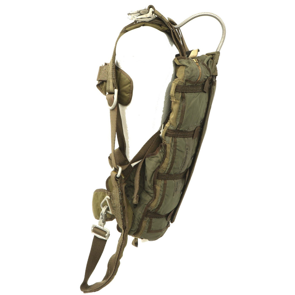 Original U.S. Korean War North American F-86 Sabre Pilot Emergency Parachute Pack with Harness Dated March 1953 Original Items
