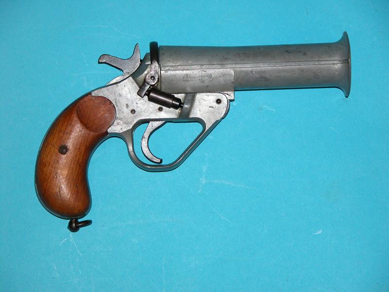 British/Canadian WW2 Zinc No.1 Mk V Signal Pistol Original Items