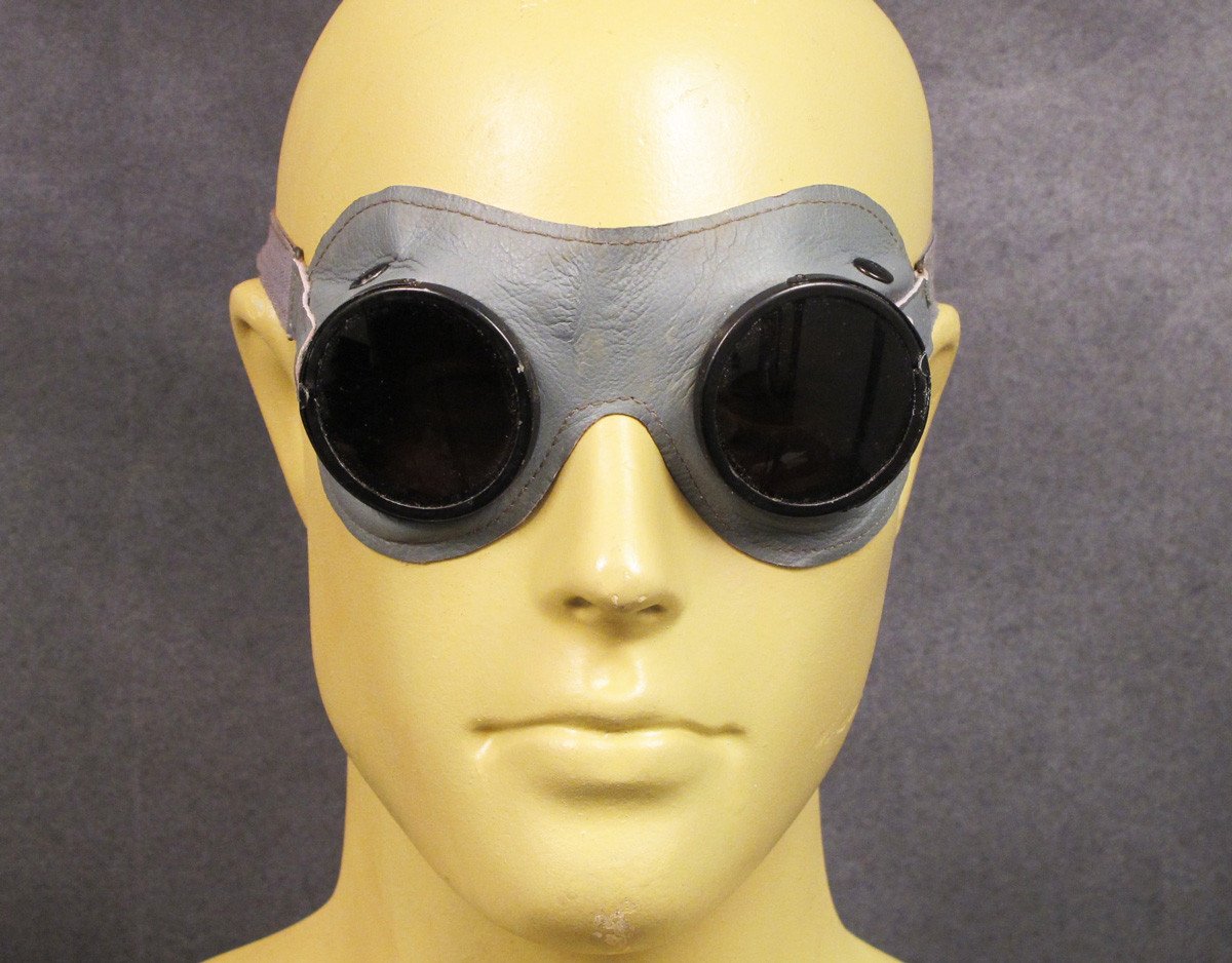 carl zeiss goggles German WW2 Mountain & Motorized Troop Goggles: Carl Zeiss- Umbral – International Military Antiques